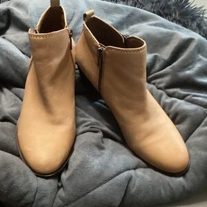 Lucky Brand Basel Leather Ankle Booties - size 9M